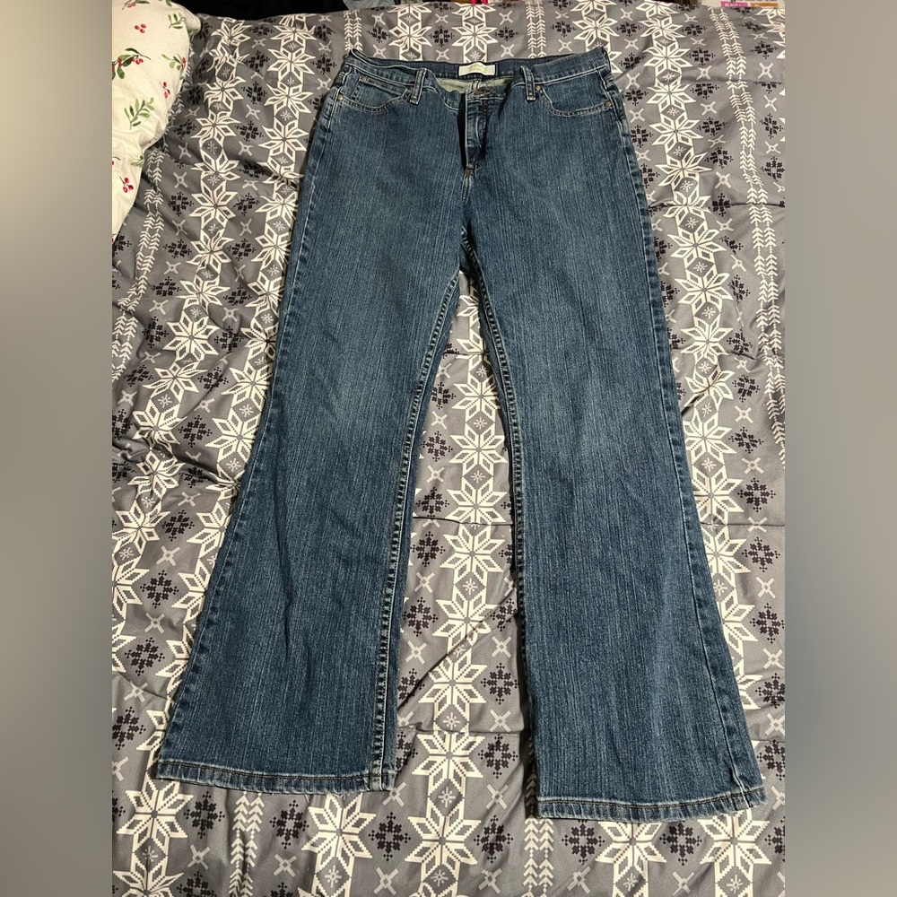 Wrangler Women's Flare Jeans in Classic Blue